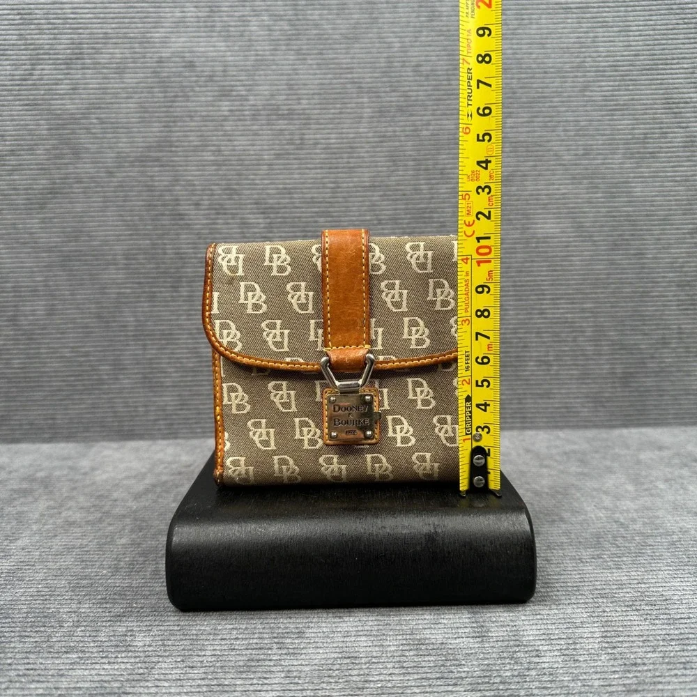 Dooney & Bourke Monogram Canvas Bifold Wallet Tan Leather Trim‎ Logo Lock Y2K